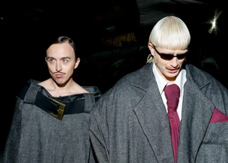 Joost Klein e Tommy Cash segmentam o EBU com o novo single 'United by Music'