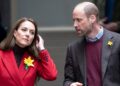 Kate Middleton coloca os pés com crianças reais, ritual 'bárbaro': especialista