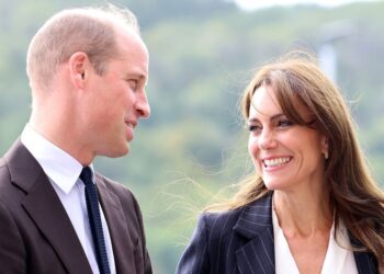 Kate Middleton e Prince William Post Post PDA Photo