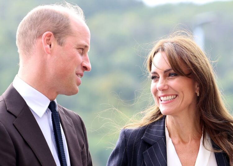 Kate Middleton e Prince William Post Post PDA Photo