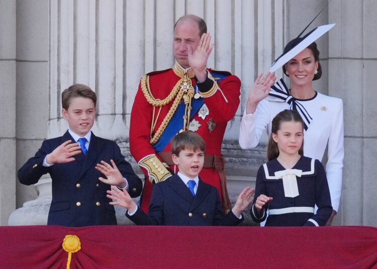 Kate revela retratos reais desenhados à mão de George, Charlotte e Louis do exercício de vínculo
