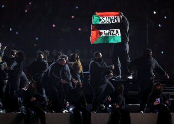 Kendrick Lamar realiza 'Not Like Us' no Super Bowl Halvime Show