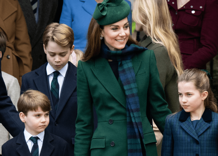 Kensington Palace publica retratos de Kate Middleton e seus filhos