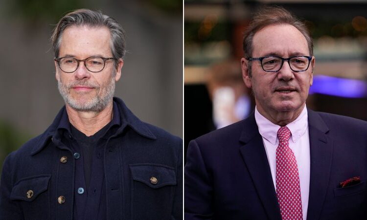 Kevin Spacey Rebuts afirma que ele 'alvejou' Guy Pearce durante 'La Confidencial'