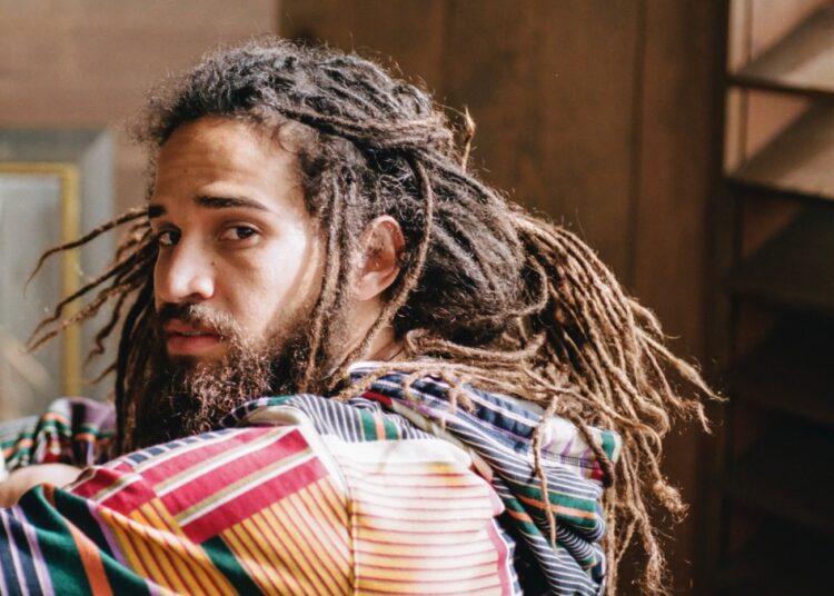 Keznamdi fala sobre o novo álbum 'Blood and Fyah' com Masicka & Mavado