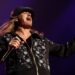 Kid Rock reduz o desempenho de Nashville, tempestades fora do palco depois que o público não vai bater palmas