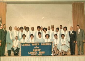 O Laurel Youth Council Group fez ondas enquanto defendia o entretenimento.