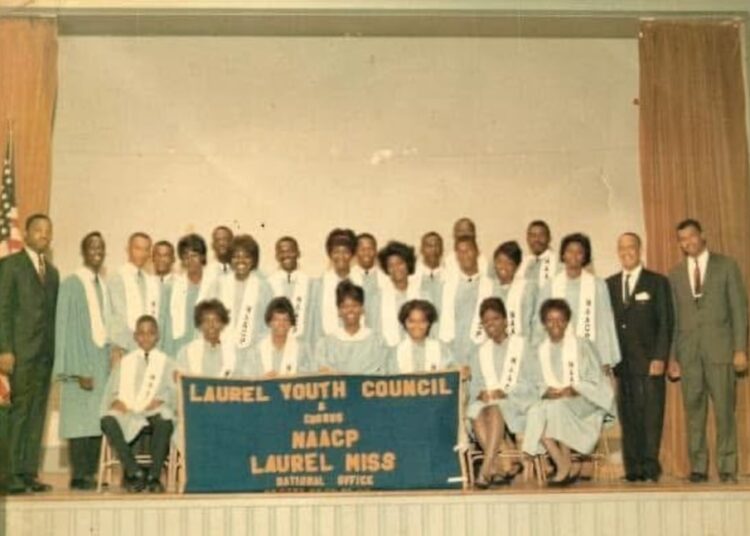 O Laurel Youth Council Group fez ondas enquanto defendia o entretenimento.