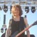 Laura Jane Grace lança um novo videoclipe para "Your God" e anuncia datas de turnê de verão 2025