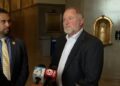 Líderes locais e estaduais se reúnem para discutir a manutenção de chefes, Royals no Condado de Jackson