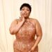 Lizzo procura 'amor na vida real' em New Music Teaser: Assista