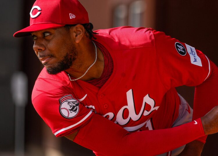 Luke Maile, ex-coletor de Reds, assina um acordo de liga menor com a Royals