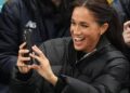 Meghan Markle adota a abordagem real das mídias sociais em um movimentação ousada de relações públicas