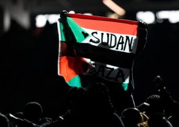 Membro do show do intervalo do Super Bowl de Kendrick Lamar não enfrentará acusações pelo protesto da bandeira