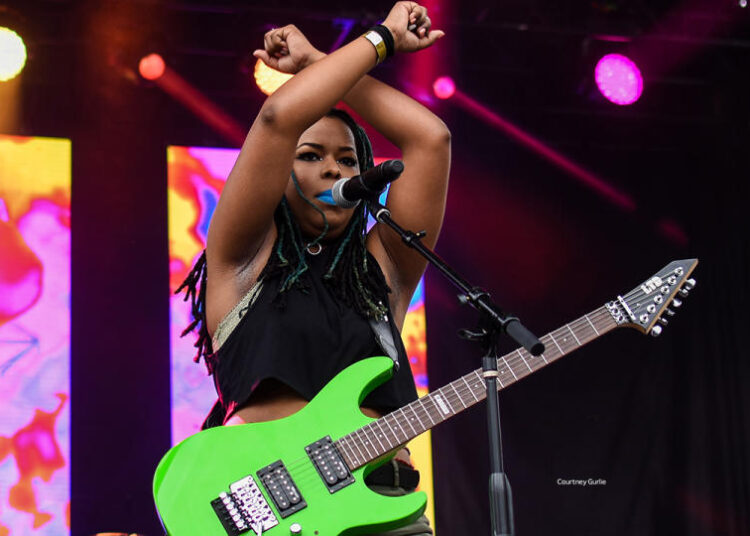 Minha banda tem 35 membros em cinco países - e realmente facilitou minha vida musical