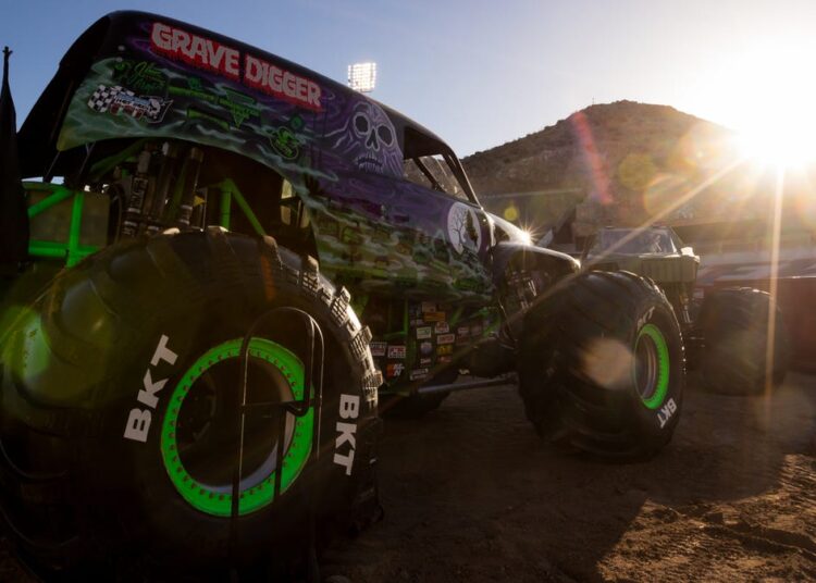 Monster Jam 2025 rola no Sun Bowl neste fim de semana: ingressos, tempo