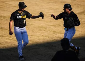 Montanhistas do Royals Edge em 2025 abridor de beisebol