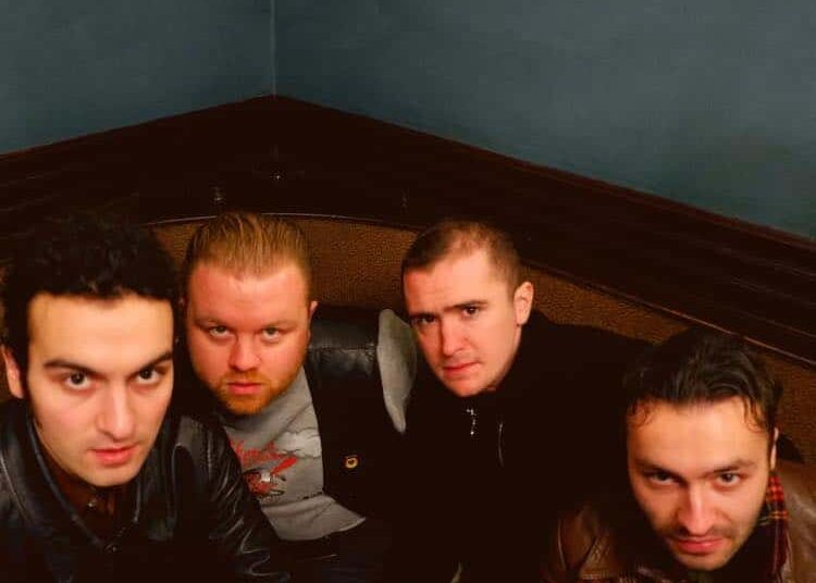 Moody, grooving pós-punks de Leeds, as lagoas negras falam novas músicas, inspirações e muito mais