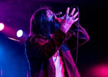 Muitos olhos lançam videoclipe “Speardless”, anunciam novos programas de destaque