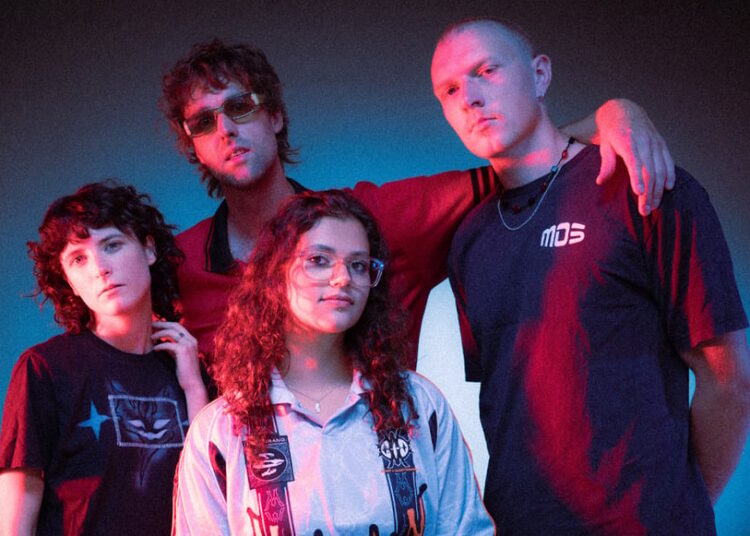 Música que você precisa saber: Fade Evare, 'continue falando'