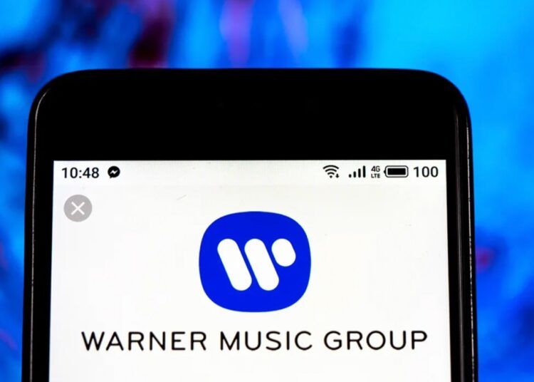 Música universal, a Warner Music estoca as licenças do New Spotify