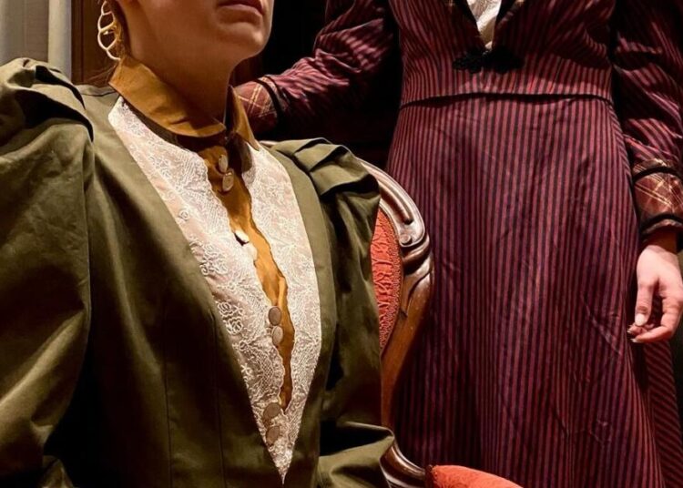 O Flock Theatre apresenta Hedda Gabler | Entretenimento