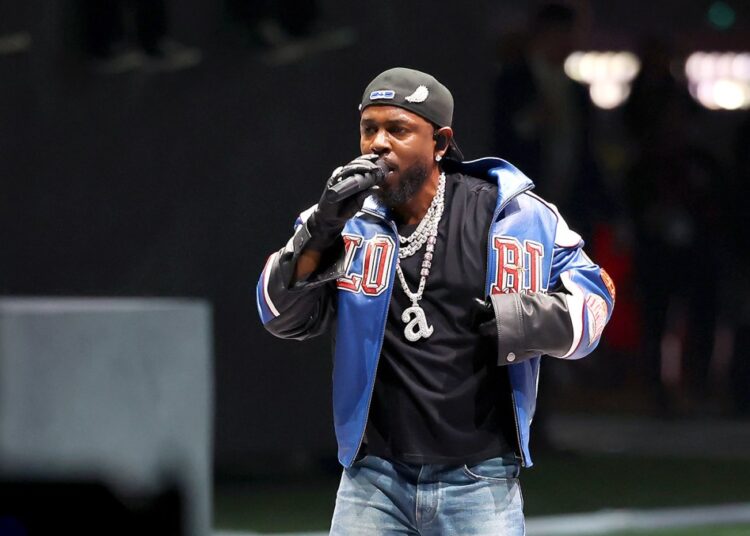 O 'GNX' de Kendrick Lamar de volta ao número 1 na Billboard 200 depois do Super Bowl