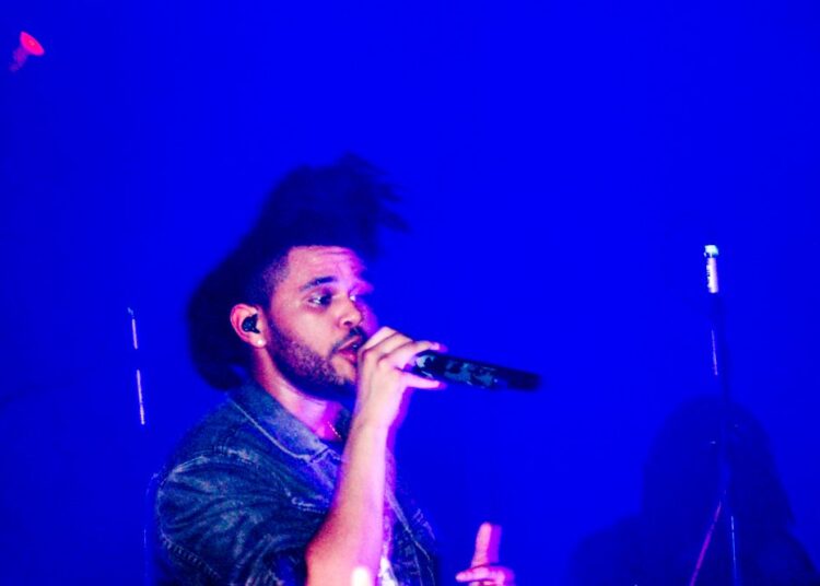 O Weeknd compartilha um novo vídeo cinematográfico “Cry for Me”