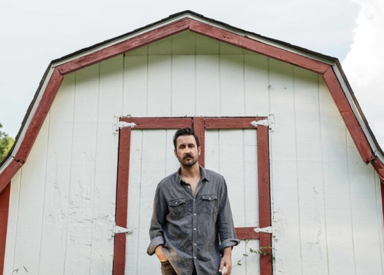 O álbum de Sean McConnell 'Skin' é uma demolição do eu