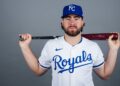 O candidato da realeza do Royals, Blake Mitchell, afastado com lesão no pulso