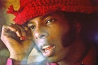 O documentário astuto de Sly Stone de Hulu assume um dos maiores mistérios da música.