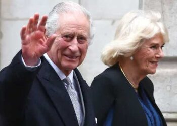 O escritório do rei Charles libera a declaração quando Meghan Markle atinge problemas