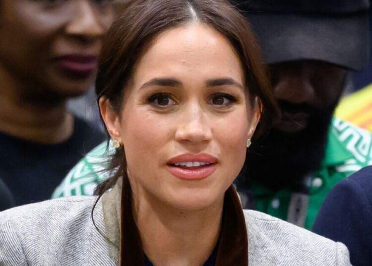 O ex -assessor do palácio de Meghan Markle quebra o silêncio sobre alegações de bullying | Real | Notícias