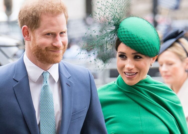 O futuro da família real depende de 'trazer Harry e Meghan de volta', diz a atriz | Real | Notícias