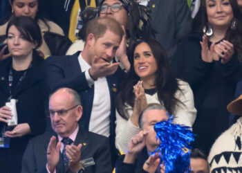 O príncipe Harry e a linguagem corporal de Meghan Markle falavam muito sobre o casamento durante o passeio público de ontem