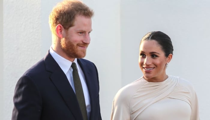 O príncipe Harry paga dívida do 'comportamento passado' de Meghan Markle