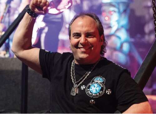 O promotor suburbano Ron Onesti foi introduzido no Hall da Fama do Rock Godz