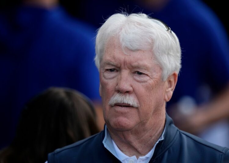 O proprietário do Royals, John Sherman, atualiza no novo estádio
