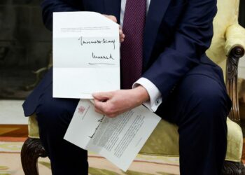 O que o rei Charles disse em sua carta a Donald Trump?