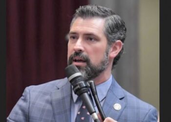 O representante do estado de Neosho, Ben Baker, em Mo Dei e mantendo o Chief - Royals no Missouri - Newstalk KZRG