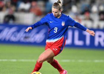 O tiro confiante de Ally Sentnor dá a liderança USWNT 2-0