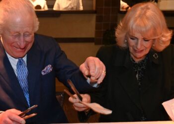 Observação de duas palavras do chef atordoado como o rei Charles e a rainha Camilla mostram habilidade inesperada | Real | Notícias