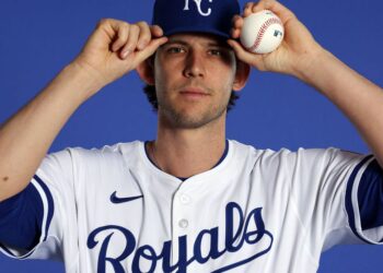 Os arremessadores do Royals brilham na vitória por 5-2 no abridor de treinamento da primavera