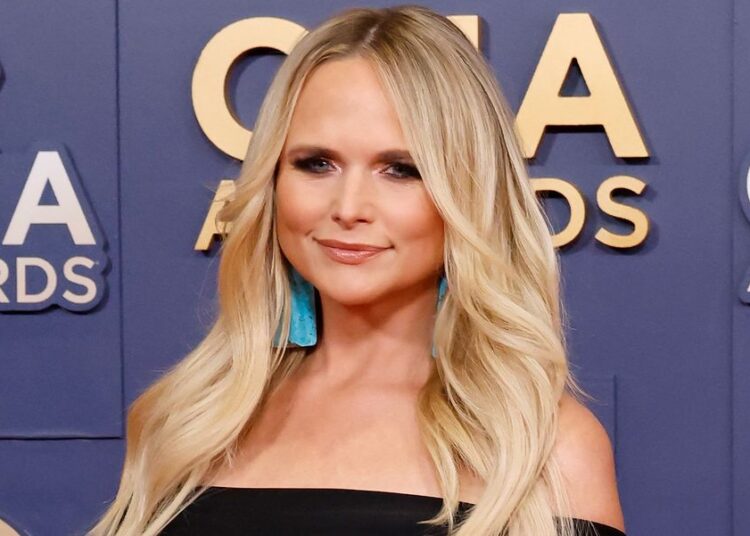 Os fãs de Miranda Lambert chamam o novo videoclipe de "absolutamente de tirar o fôlego"