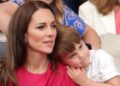 Os fãs localizam os detalhes ocultos do príncipe Louis para mamãe Kate em New Retrato | Real | Notícias