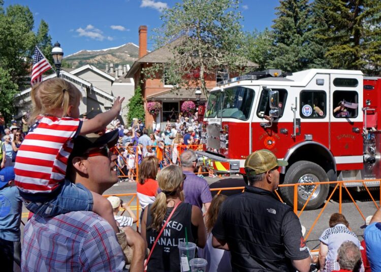 Os funcionários de Breckenridge aprovam um pivô nas ofertas de entretenimento de quatro de julho da cidade