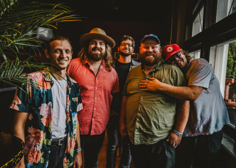 Os meninos de Coulee soltam “No Danive in the Chrysalis”, novo videoclipe…
