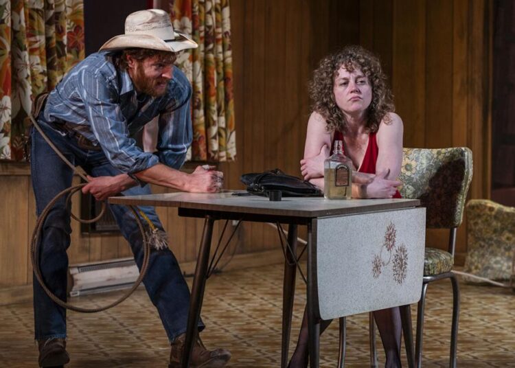 Paixão e dor desencadeadas em 'Fool for Love' de Steppenwolf | Artes e entretenimento