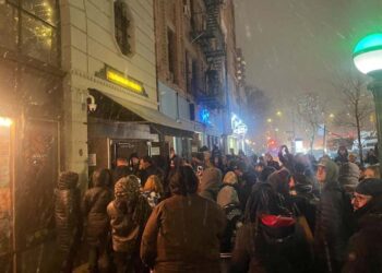 Paul McCartney balança o Bowery. Dentro de seu show surpresa de Nova York