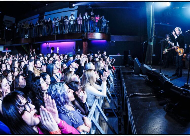 Paul McCartney eletrifica o Bowery Ballroom de Nova York: Revisão do Concerto